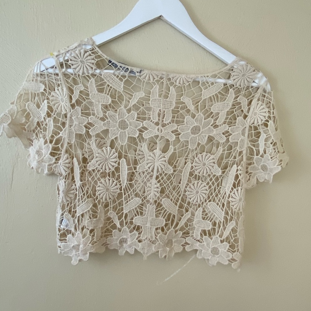 Atmospheric Floral Lace Top. Cream Sz S. - Picture 2 of 6